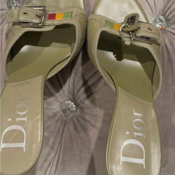 💯 Dior Women's Green Slide Sandals - Picture 3 of 3